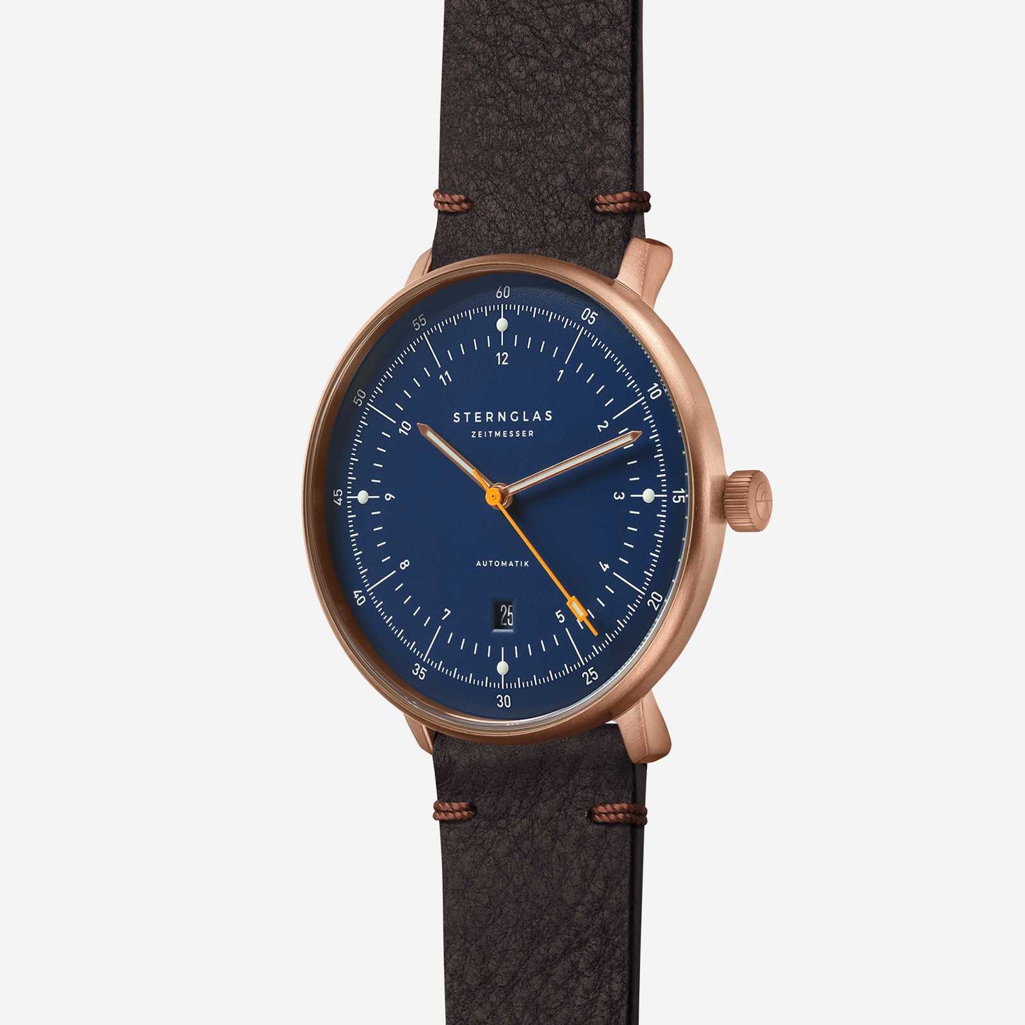 popup|Japanese mechanics|The 8215 movement from the Japanese manufacturer Miyota is considered to be particularly low-maintenance and durable.